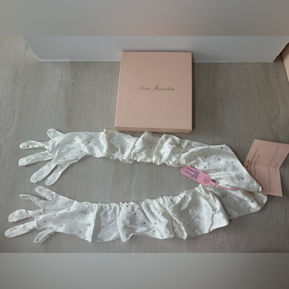 White LANA silk gloves